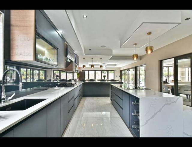 5 BEDROOM HOUSE FOR SALE IN EYE OF AFRICA